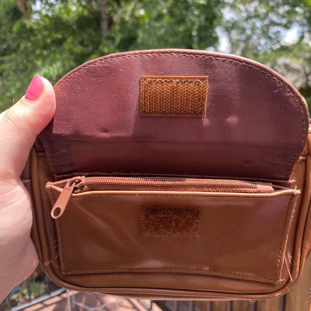 Colorblock Faux Leather Crossbody Bag - Picture 5 of 11